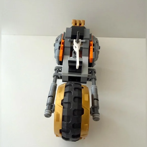 LEGO NINJAGO Cole's Dirt Bike Set (Retired Set) - Picture 8 of 10